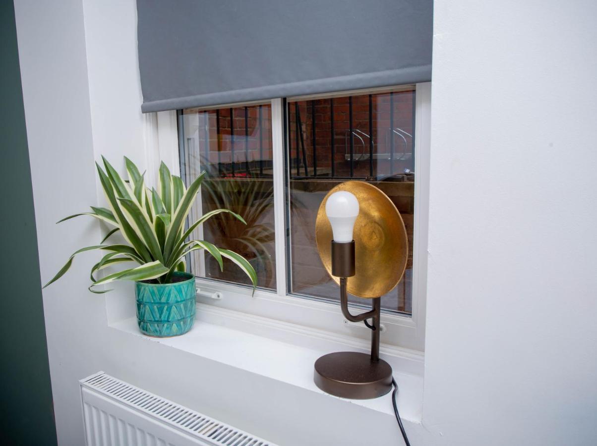 Nest Easy - Derngate Basement Apartment Northampton Exterior photo