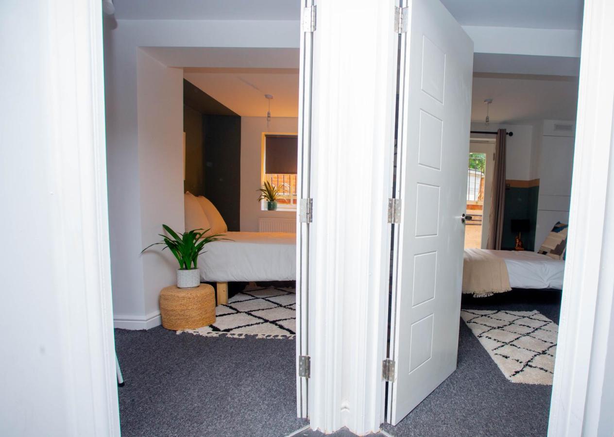 Nest Easy - Derngate Basement Apartment Northampton Exterior photo